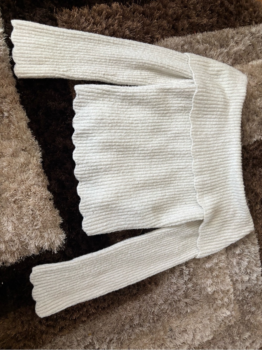 Celebrity Pink Off-the-Shoulder Ribbed Cream Sweater